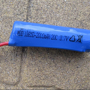 P46 pin sạc hình trục 3.7V 2000mah ...