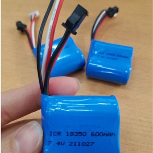 P54 pin 7.4V 600mah chân SM dùng ...